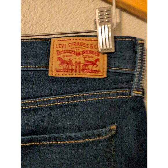 Levis Womens Dark Wash Classic Bootcut Denim Jeans Size 10 Casual Blue - Picture 5 of 11